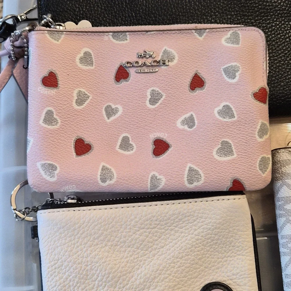 Michael Kors and Coach Wristlet and Card Holder Collection. - Picture 4 of 6